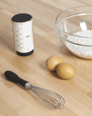 Fouetter une sauce ou une pâte avec le fouet OXO – mélange homogène
